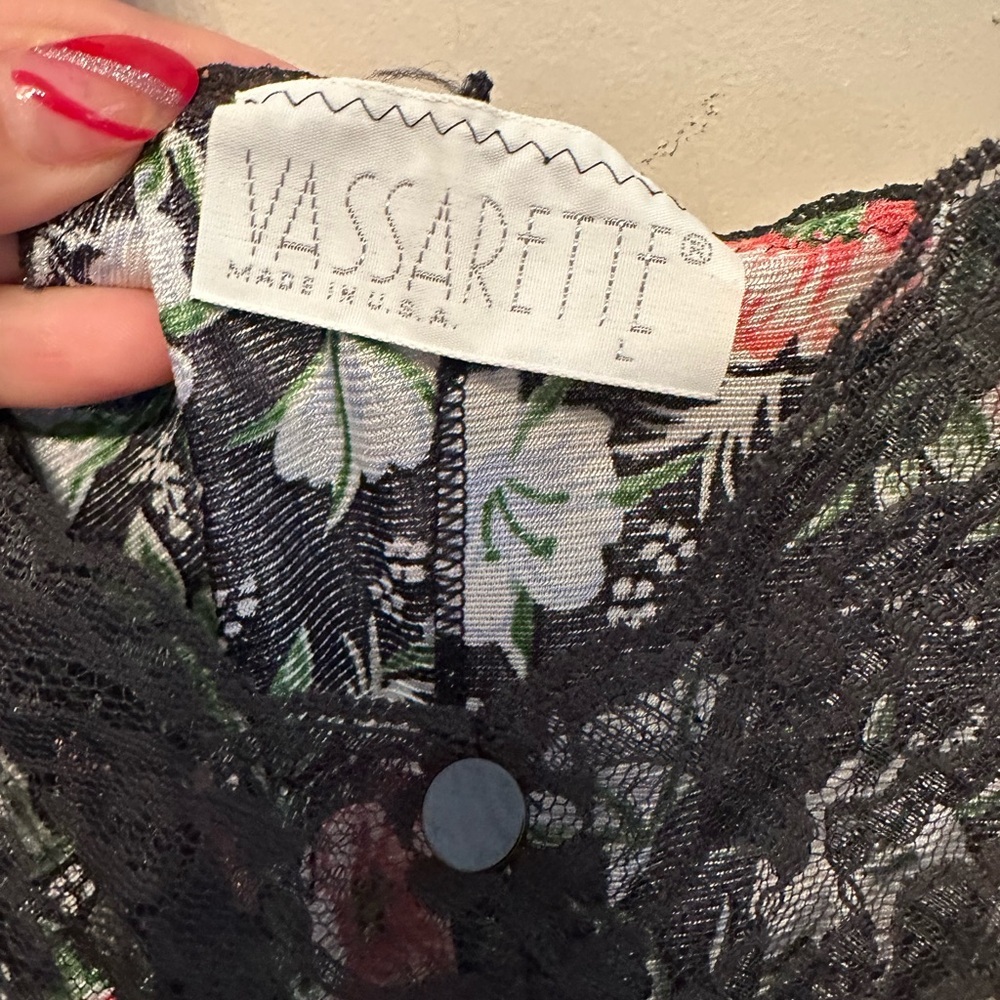 Vintage 90βs/Y2K Era Vassarette Floral & Black Lace Bodysuit Size Large - Picture 3 of 10
